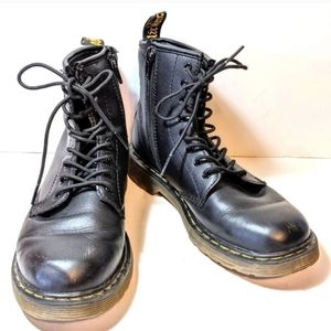 Dr Martens Black leather boots big girls 6 or women's 7 5